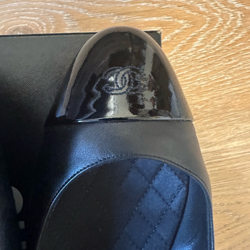 Chanel Black Leather with Patent Leather Toe Ballet Flats with Shiny Stones S 40 - Picture 3 of 8